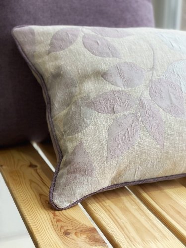Декоративная подушка Листья с руликом